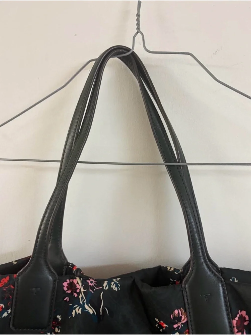 ❤️Tory Burch Black Floral Logo Tote